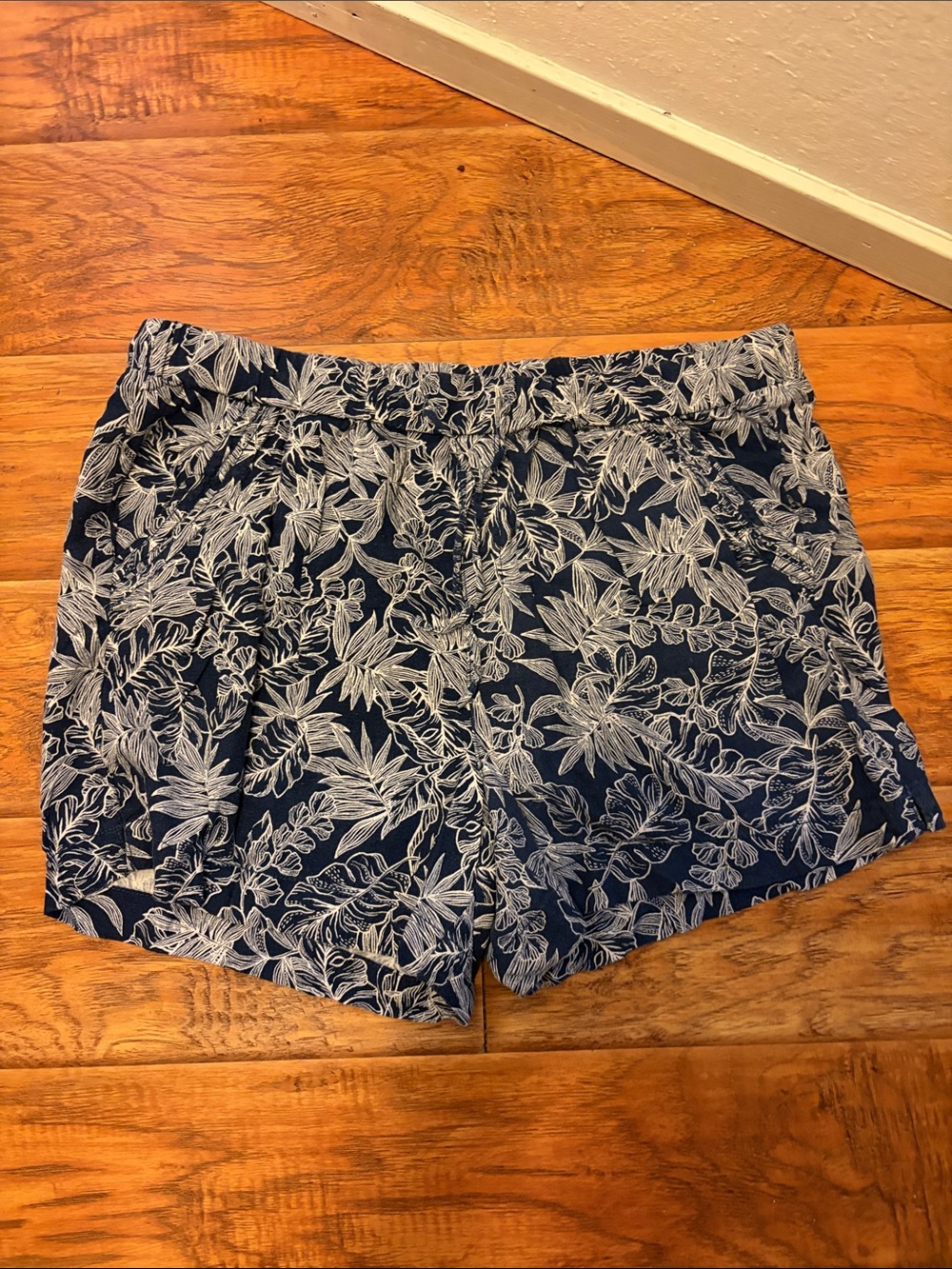 Briggs New York Navy Floral Pull-On Shorts